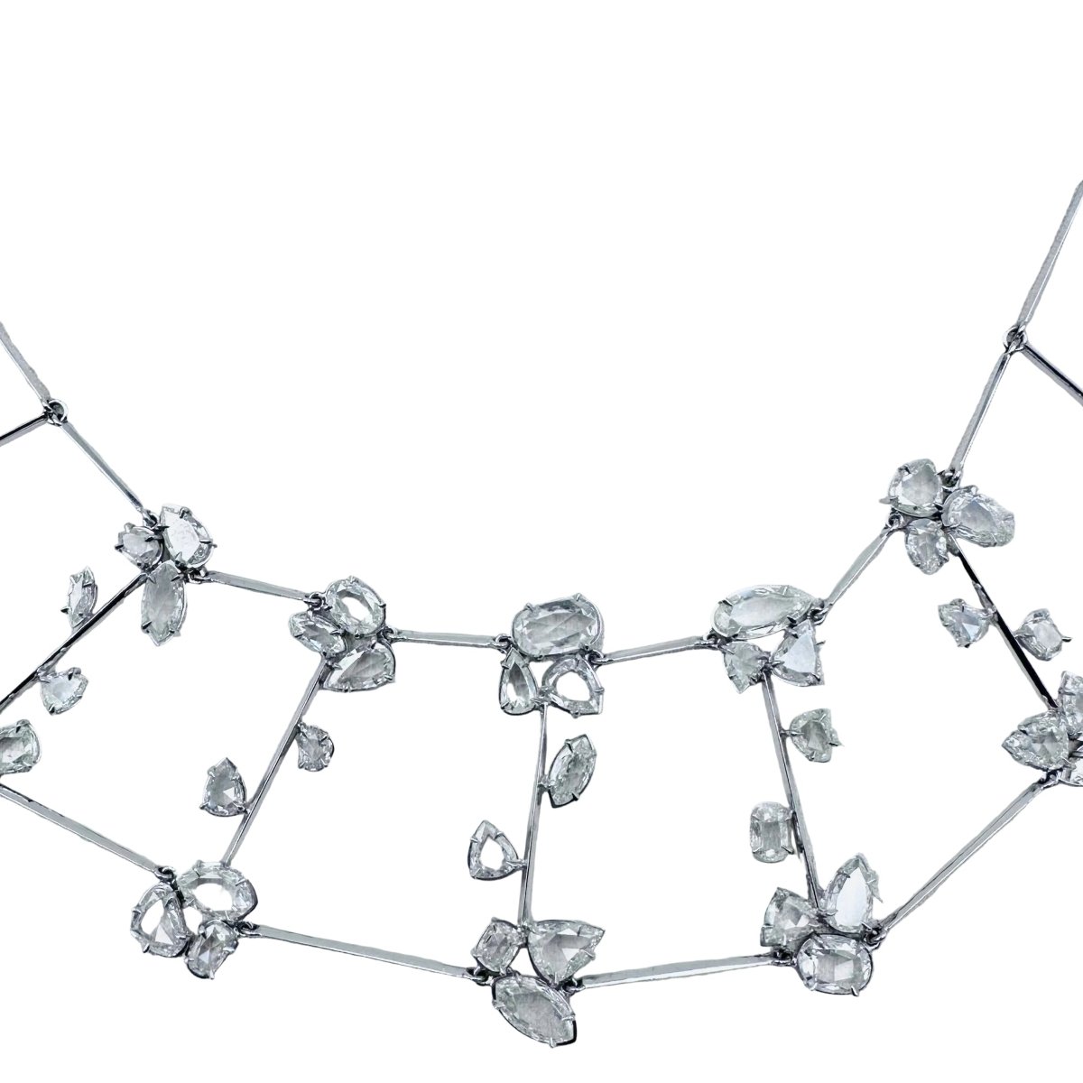 Collier plastron en or blanc et diamants - Castafiore