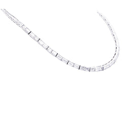 Collier rivière platine, diamants baguettes. - Castafiore