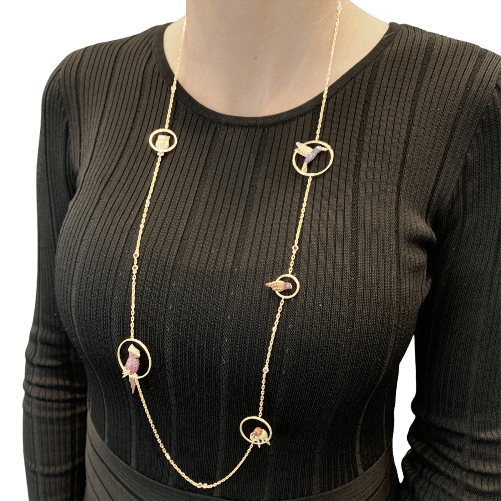 Collier Sautoir BOUCHERON "Nuri" en or rose, saphirs, tsavorites et diamants - Castafiore