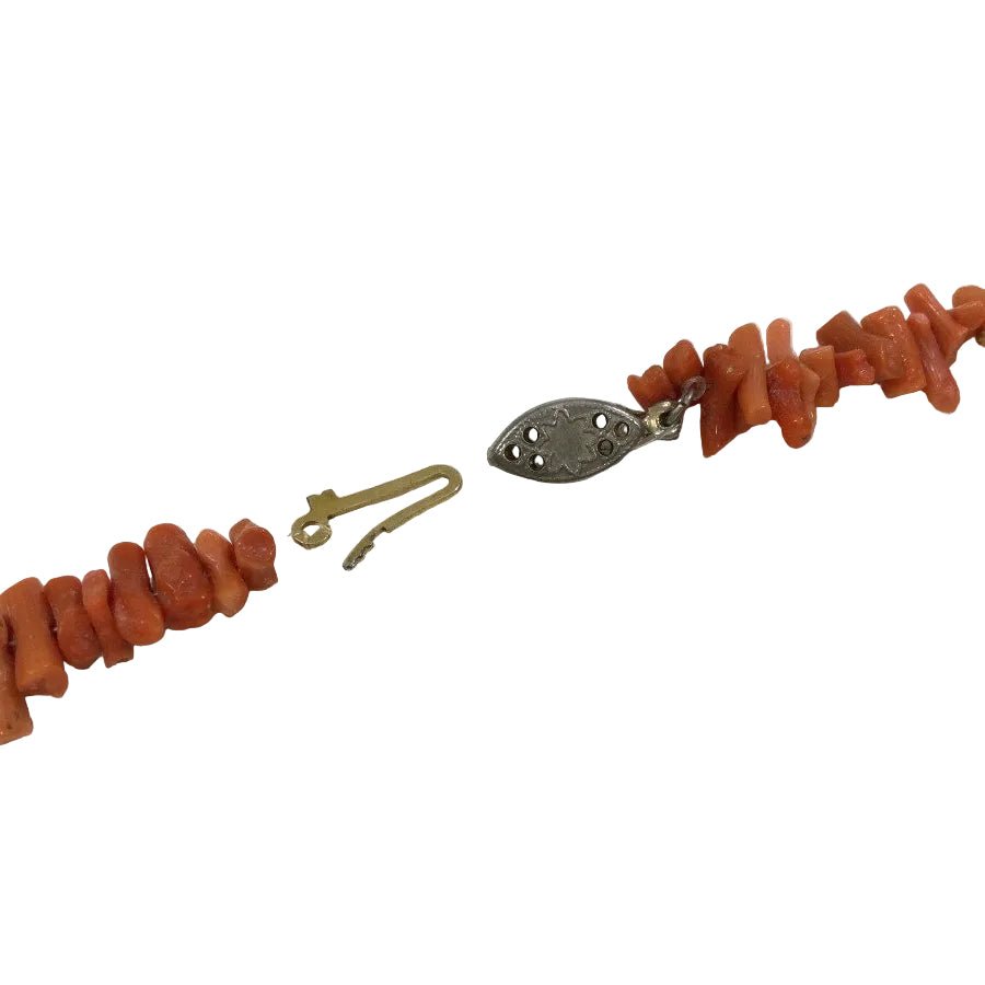 Collier Sautoir en corail - Castafiore