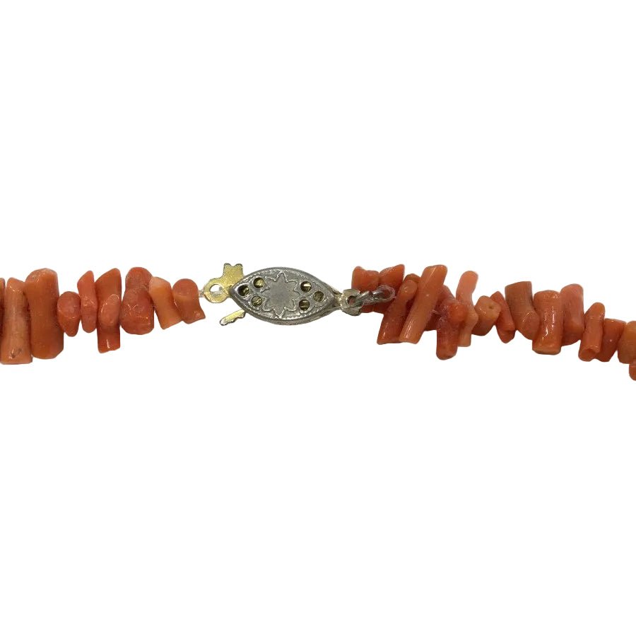 Collier Sautoir en corail - Castafiore