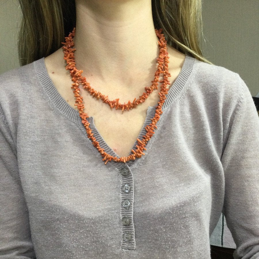 Collier Sautoir en corail - Castafiore