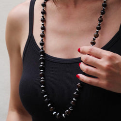 JOLI ANCIEN COLLIER PERLES CRISTAL NOIR TAILLEES A FACETTES joli fermoir 1900 EUR 20,00 - FR JOLI ANCIEN COLLIER PERLES CRISTAL NOIR TAILLEES A FACETTES joli fermoir 1900 EUR 20,00 - FR