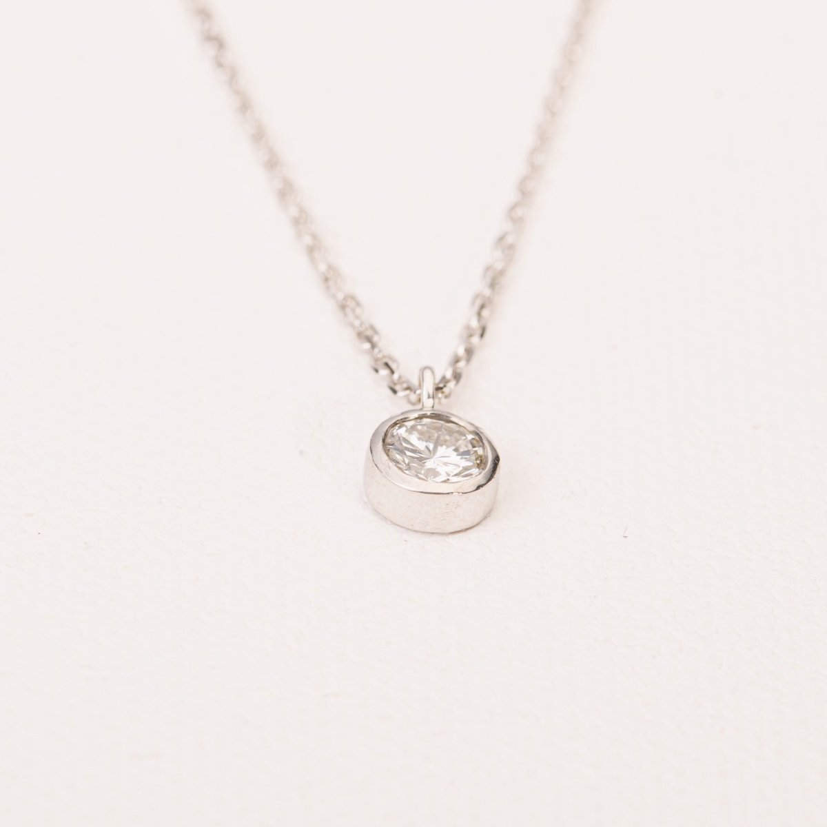 Collier solitaire diamant en or blanc - Castafiore