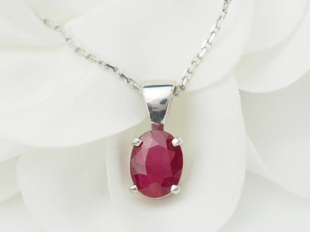 Collier solitaire en or blanc et rubis 2,12ct - Castafiore
