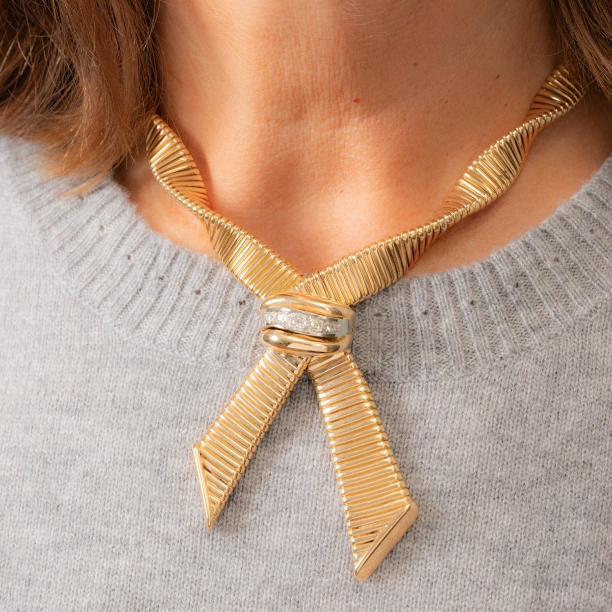 Collier Tubogas negligé en or jaune et diamants - Castafiore