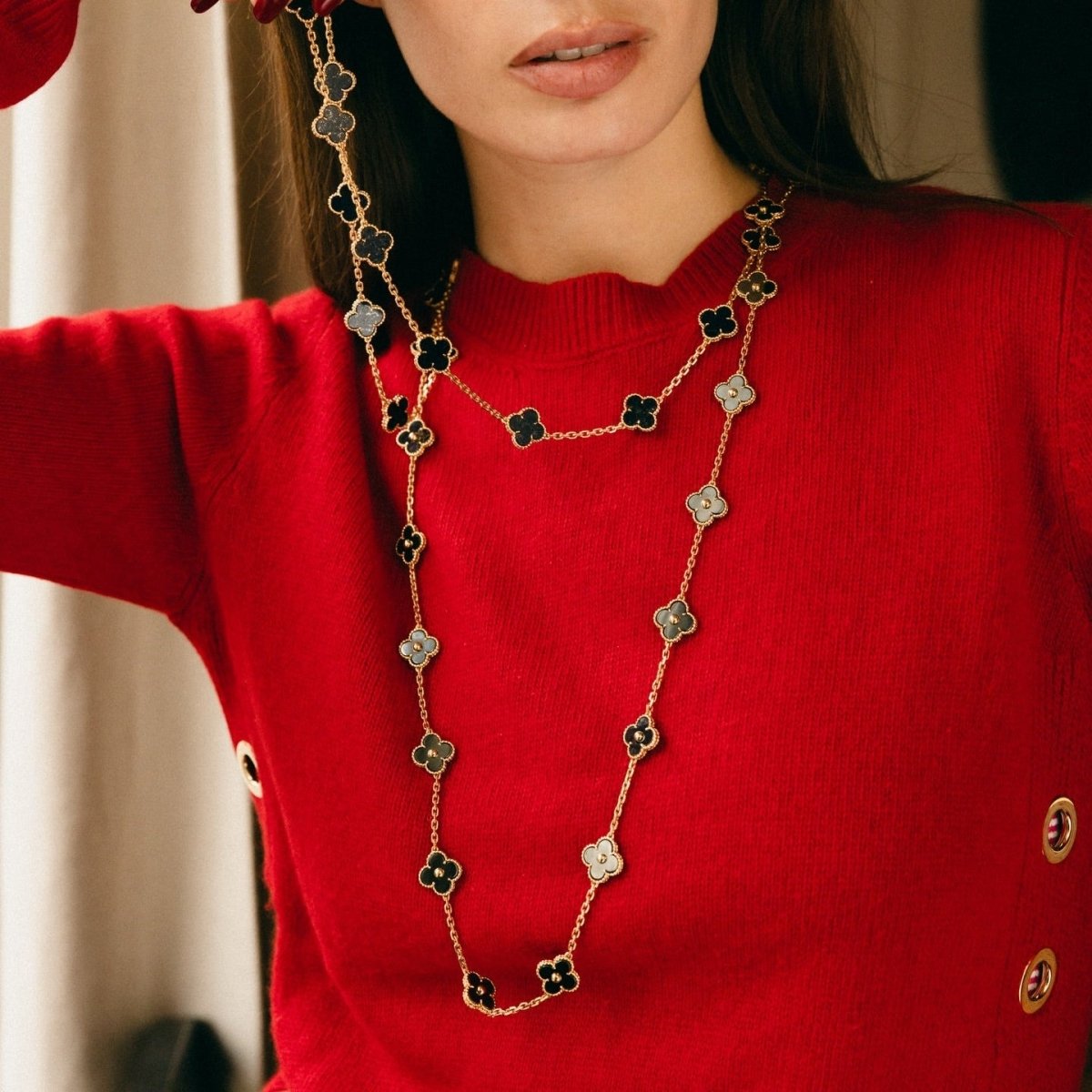 Collier VAN CLEEF & ARPELS "Vintage Alhambra" en or jaune et hématite - Castafiore