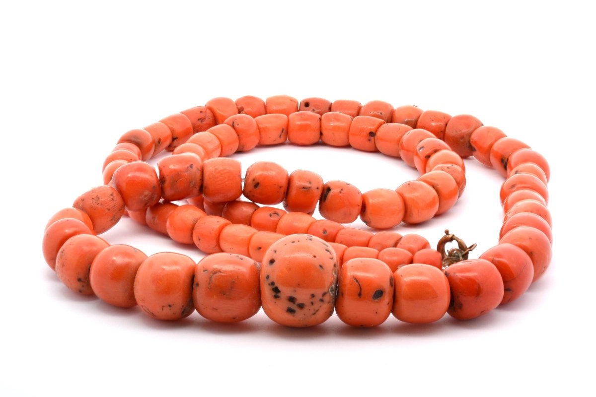 Collier vintage perles de corail - Castafiore