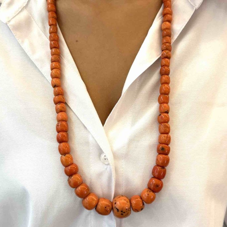 Collier vintage perles de corail - Castafiore