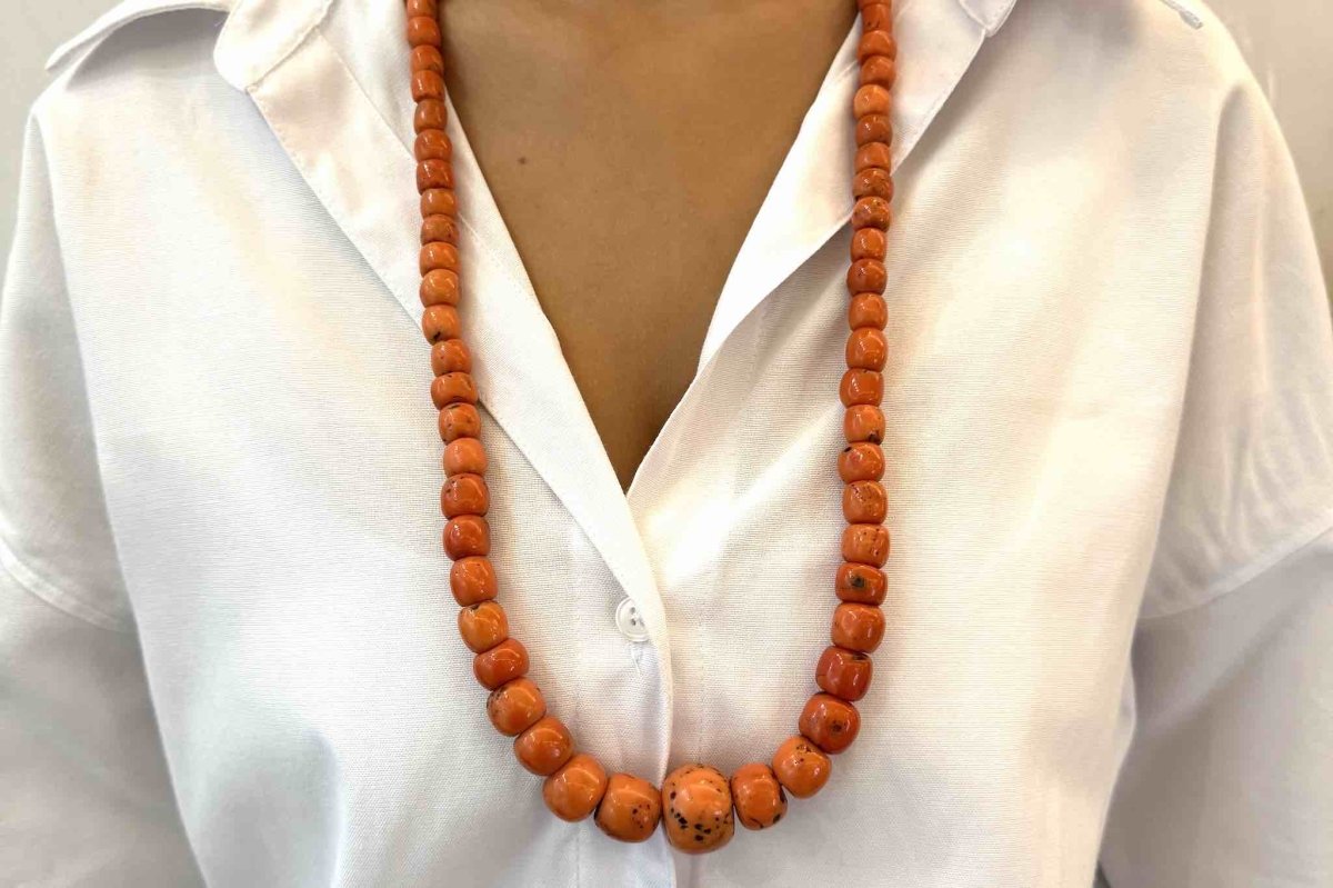 Collier vintage perles de corail - Castafiore