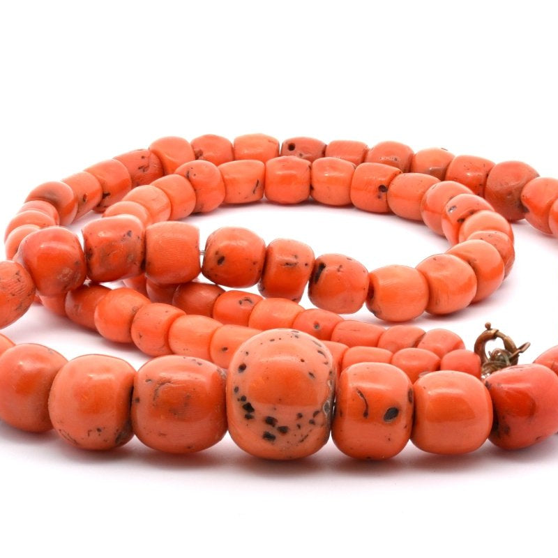 Collier vintage perles de corail - Castafiore