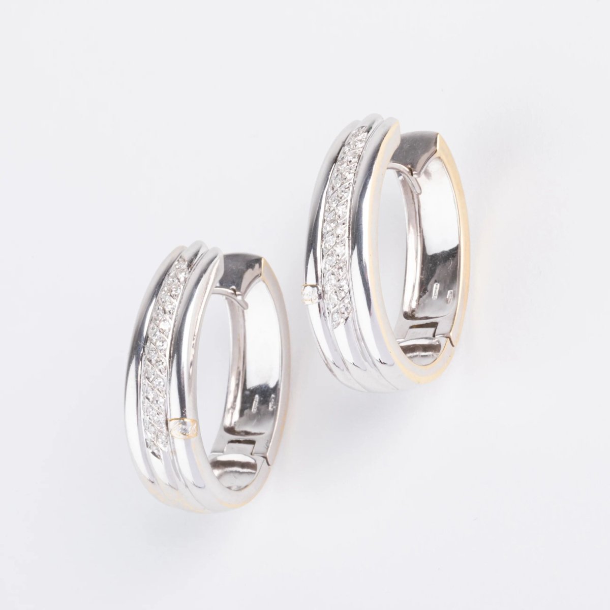 Créoles en diamants sur or gris - Castafiore