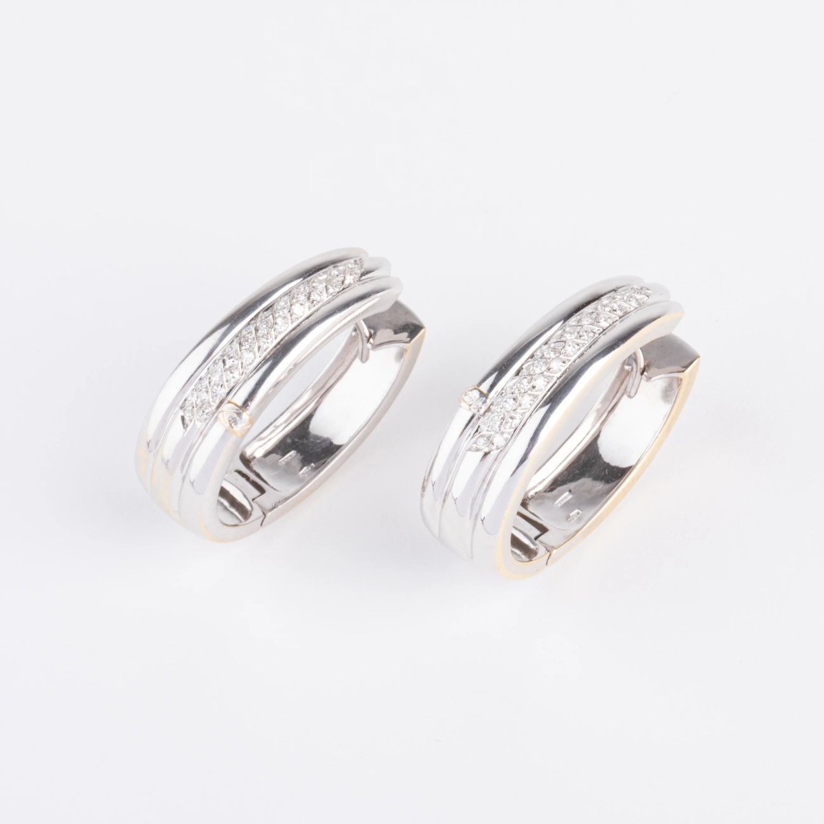 Créoles en diamants sur or gris - Castafiore