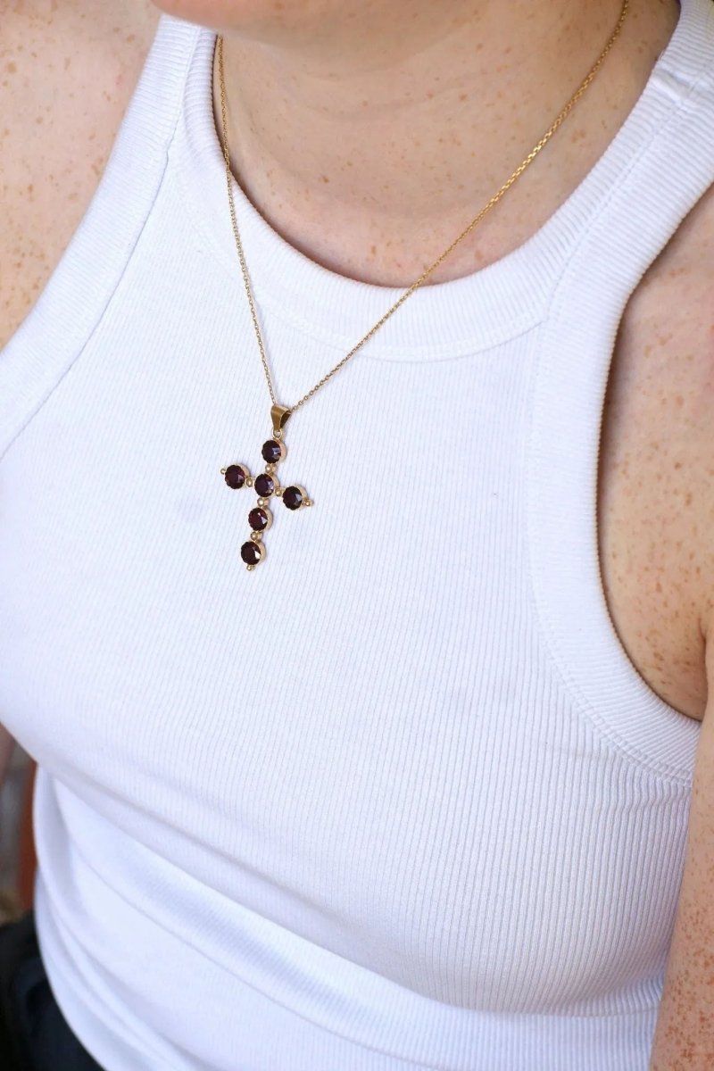 Croix Ancienne Grenats et Perles sur Or jaune - Castafiore