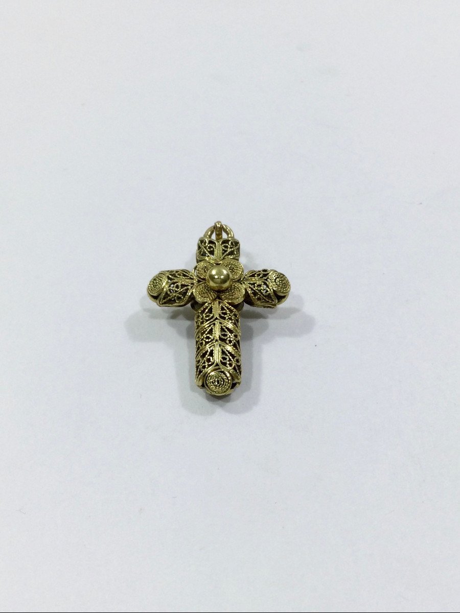 Croix Filigranée En Or Jaune - Castafiore