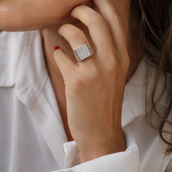 Bague Chevalière en or blanc et diamants
