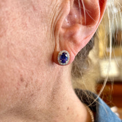 Boucles d'Oreilles Puces en or blanc, tanzanites, et diamants