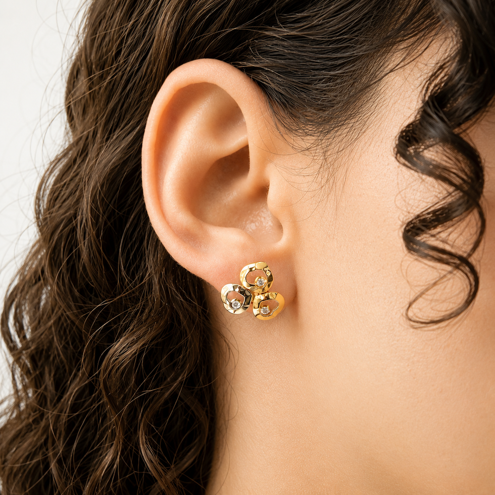Boucles d'oreilles Puces CHOPARD "Happy Curve" en or blanc, or jaune, or rose et diamants
