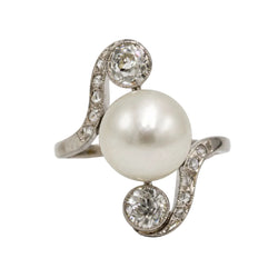 Bague Trilogie en platine, perle et diamants