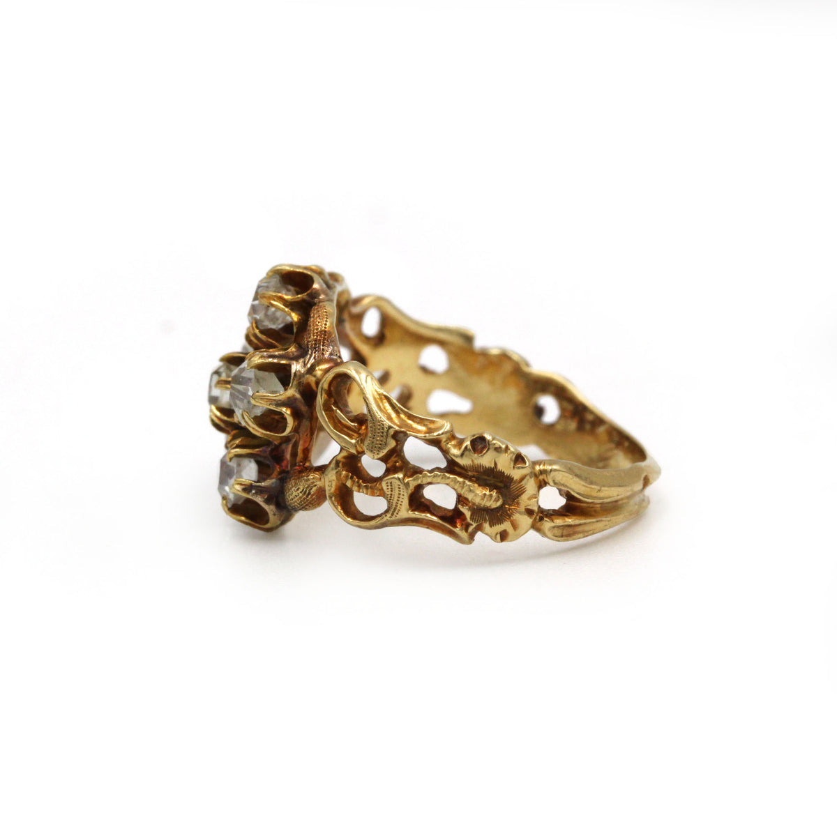 Bague Marguerite en or jaune et diamants