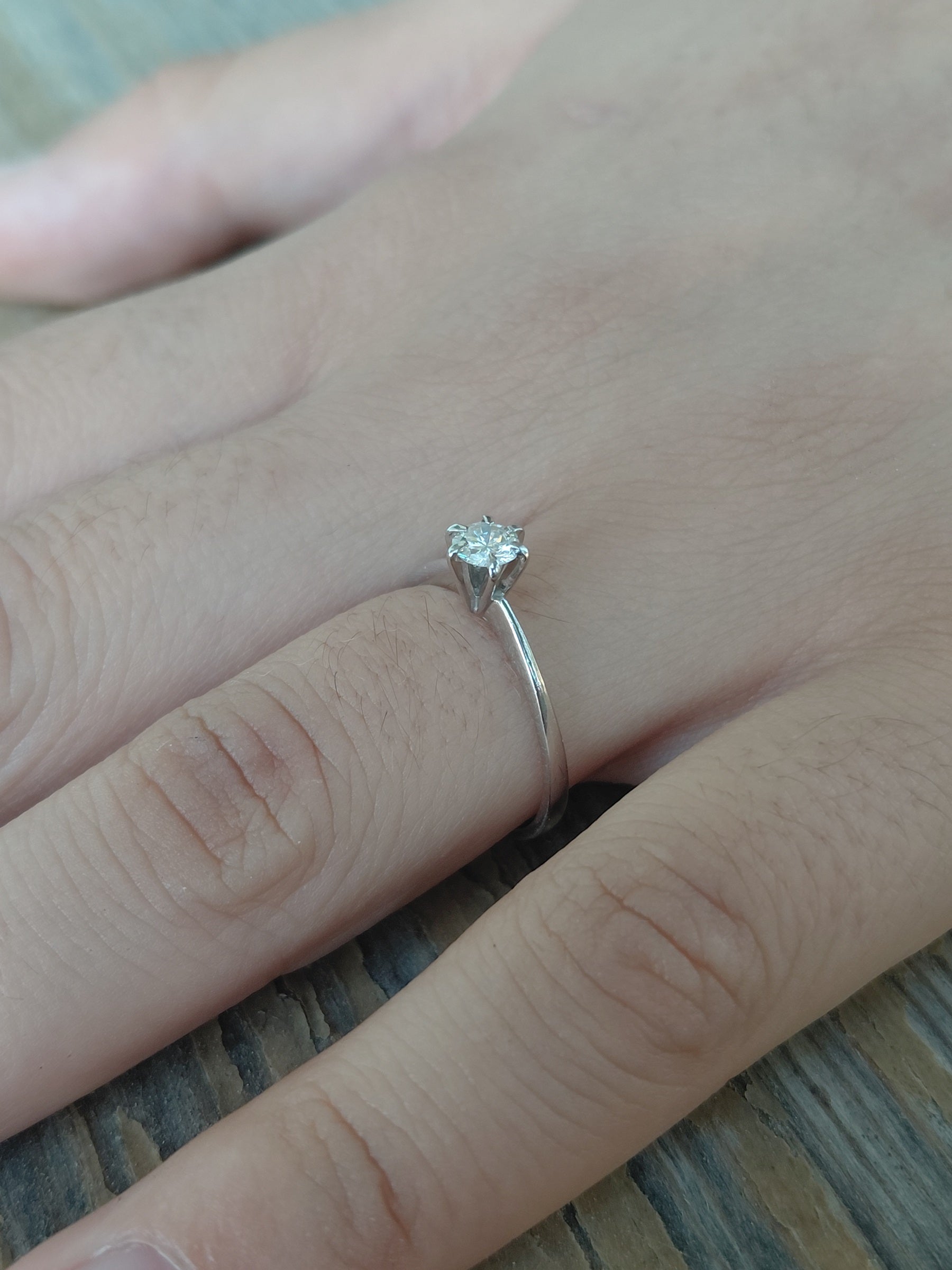 Solitaire en or blanc et diamant