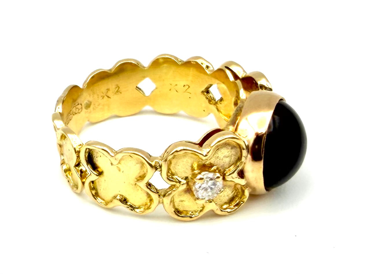 VAN CLEEF & ARPELS. Bague vintage en or jaune 18K, onyx et diamants