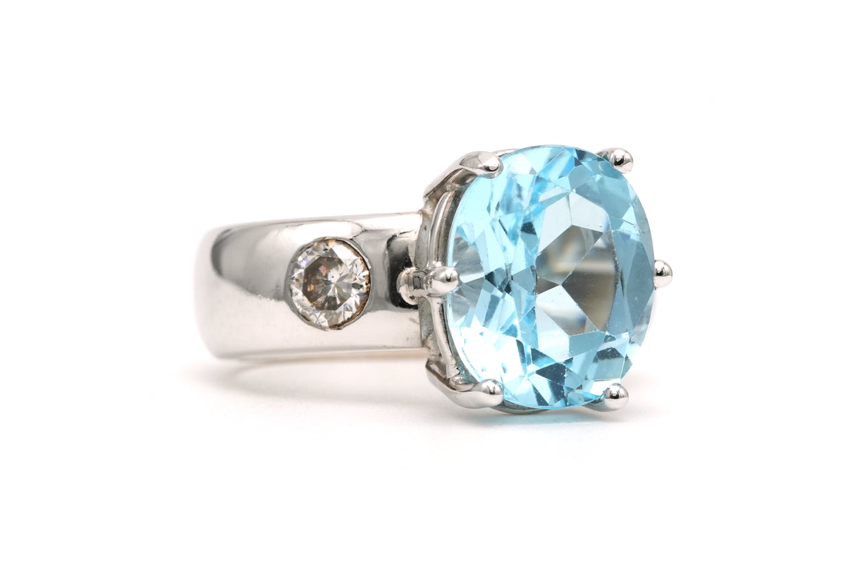 Bague Solitaire en or blanc, topaze et diamants