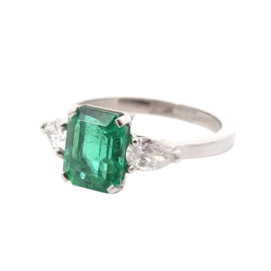 Bague Trilogie en platine, émeraude et diamants