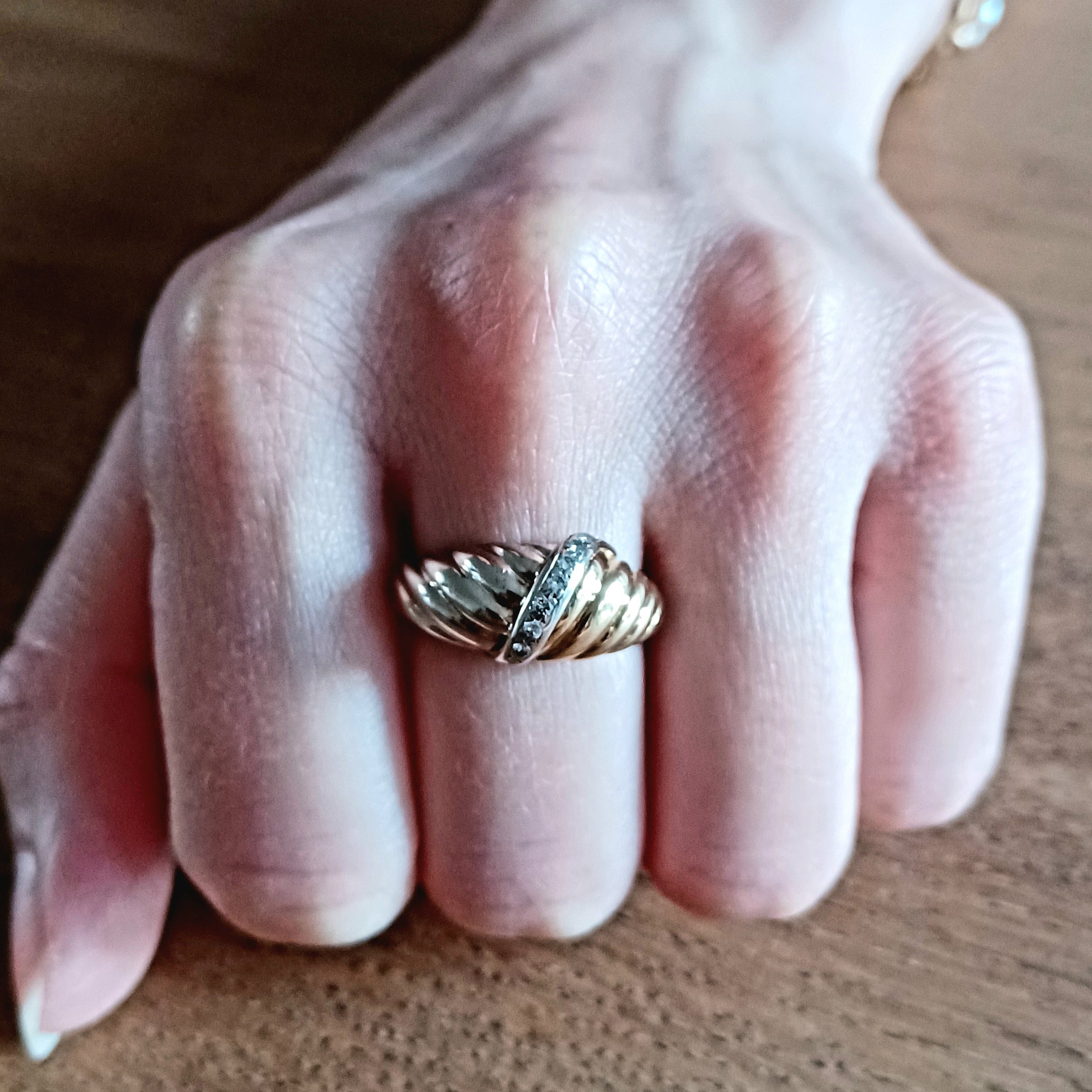 Bague en or jaune, or blanc et diamants