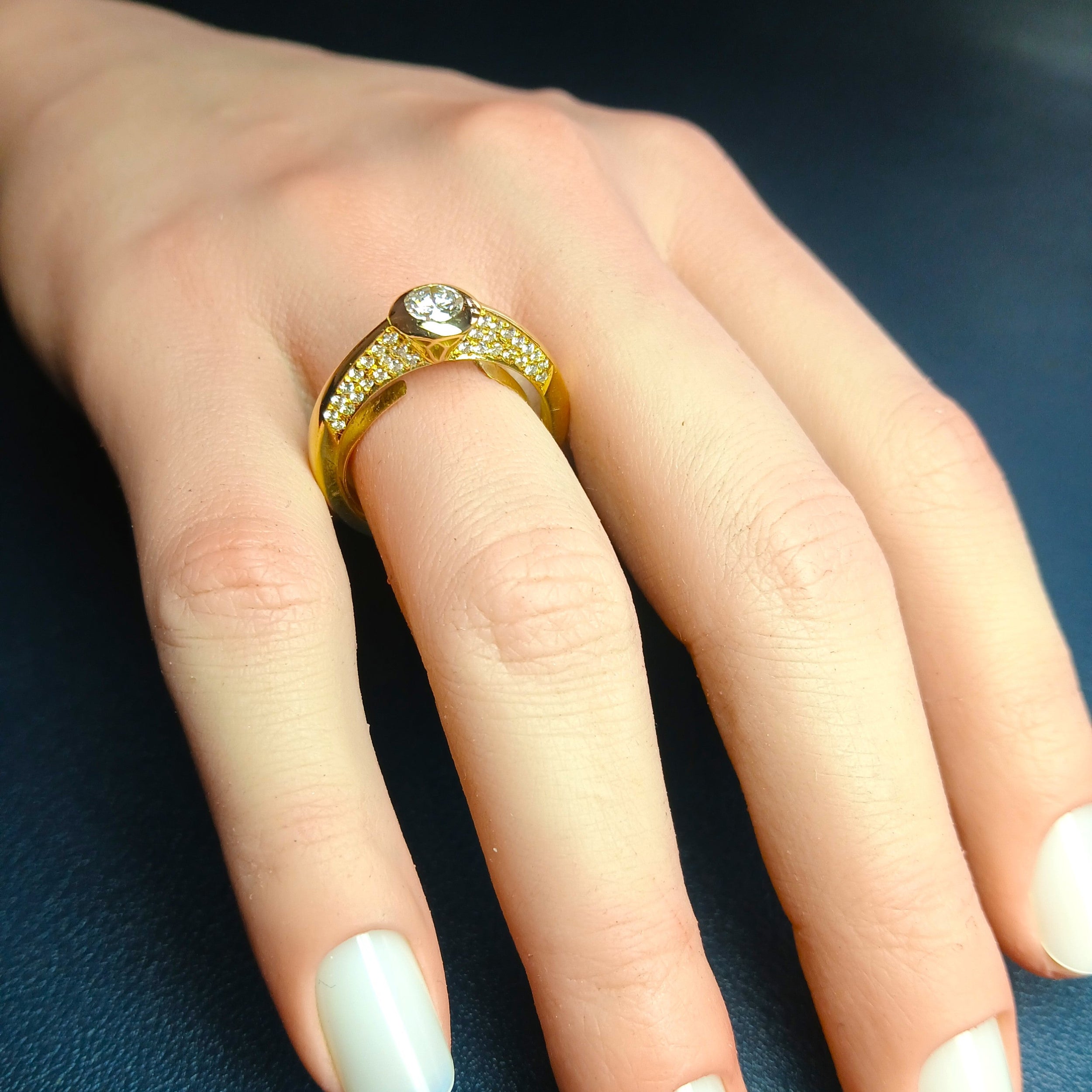Bague Solitaire KORLOFF en or jaune et diamants