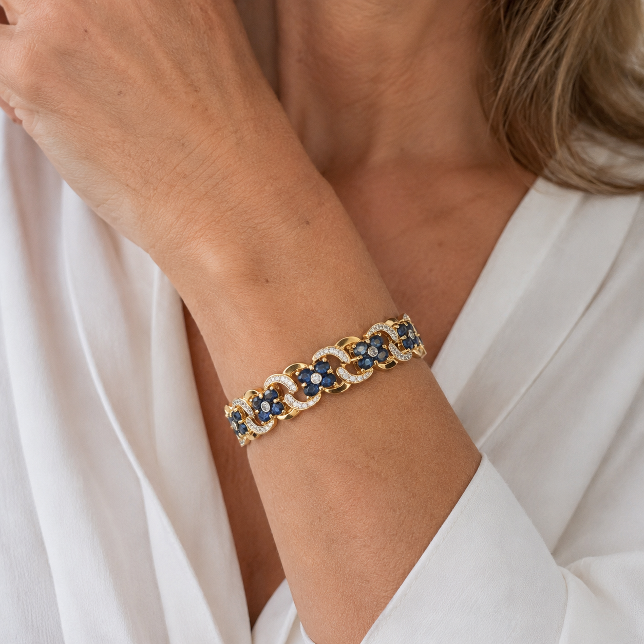 Bracelet en or jaune, saphirs et Diamants