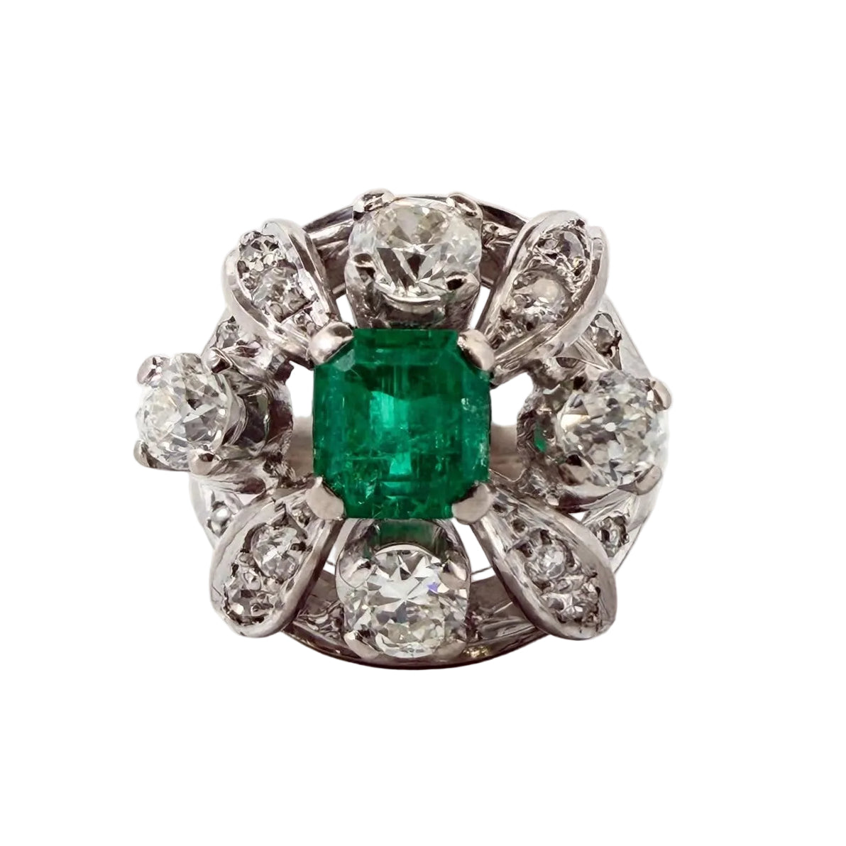 Bague Cocktail en platine, émeraude et diamants