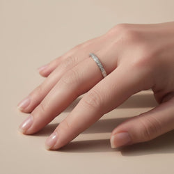 Bague Alliance en or blanc et diamants