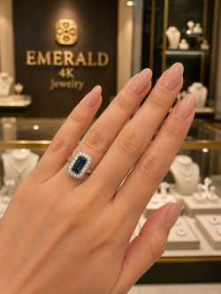 Bague Entourage en or blanc, topaze et diamants