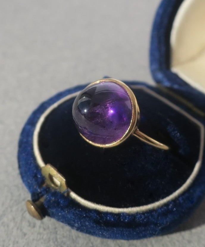 Bague Cocktail en or jaune et améthyste