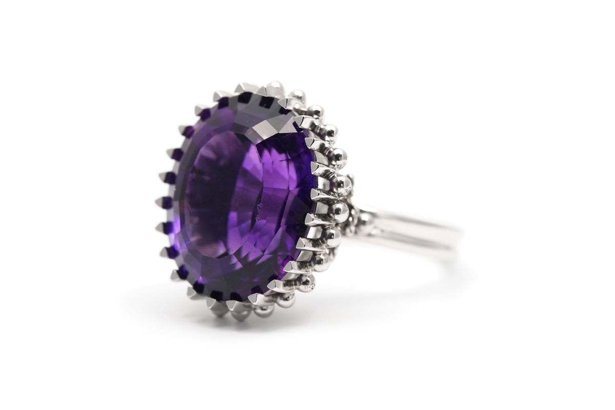 Bague Cocktail en or blanc et améthyste