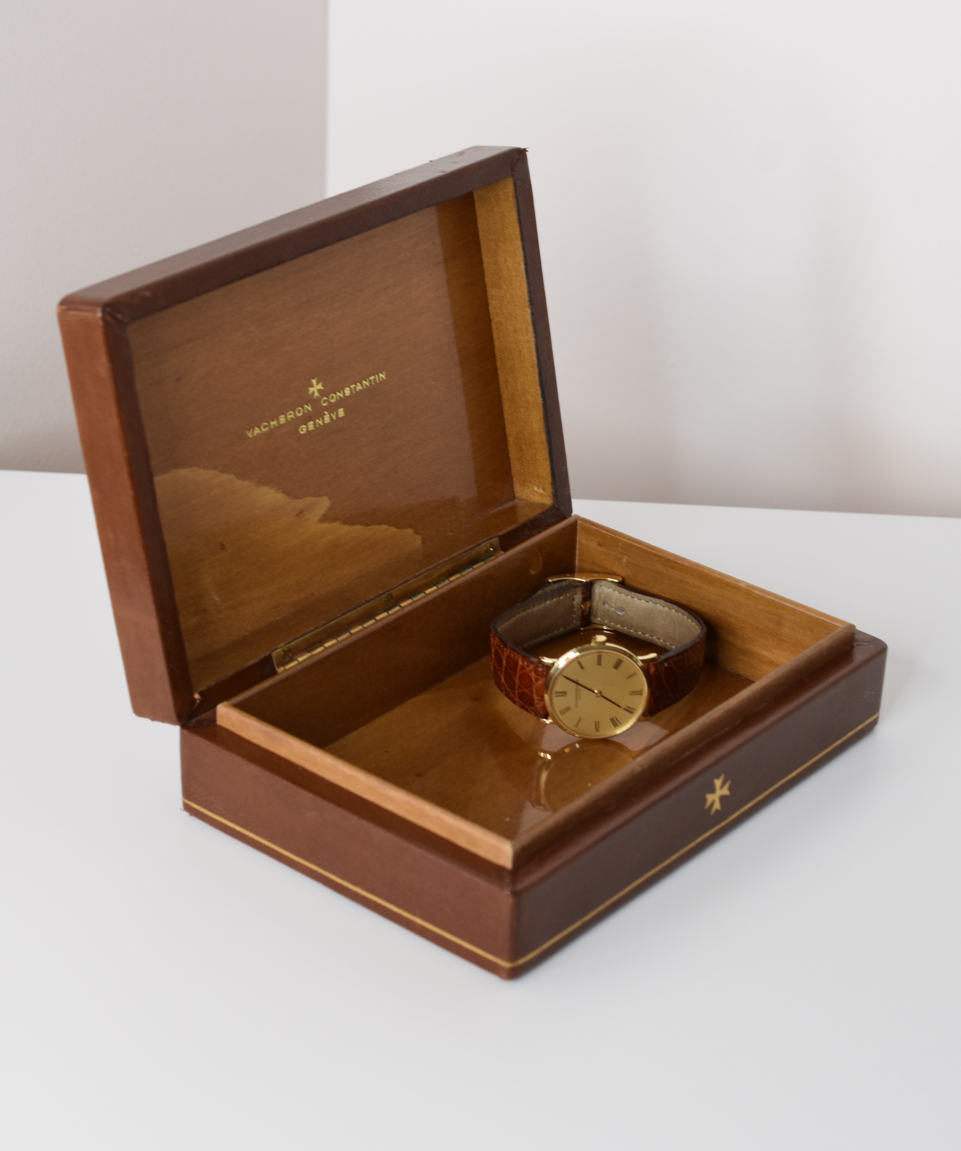 Vacheron Constantin Extra-Plate H/F Or 18 carats, équipée du mythique calibre 1003