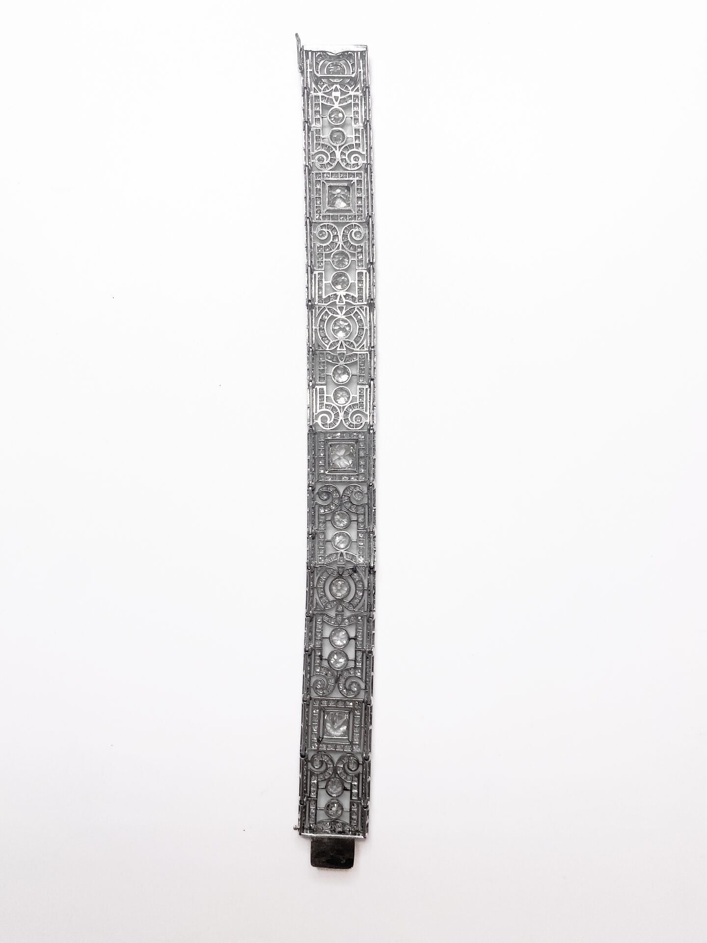 BRACELET ARTICULÉ ART DECO PALTINE ET DIAMANTS ENV. 12,50 CTS (T.18)