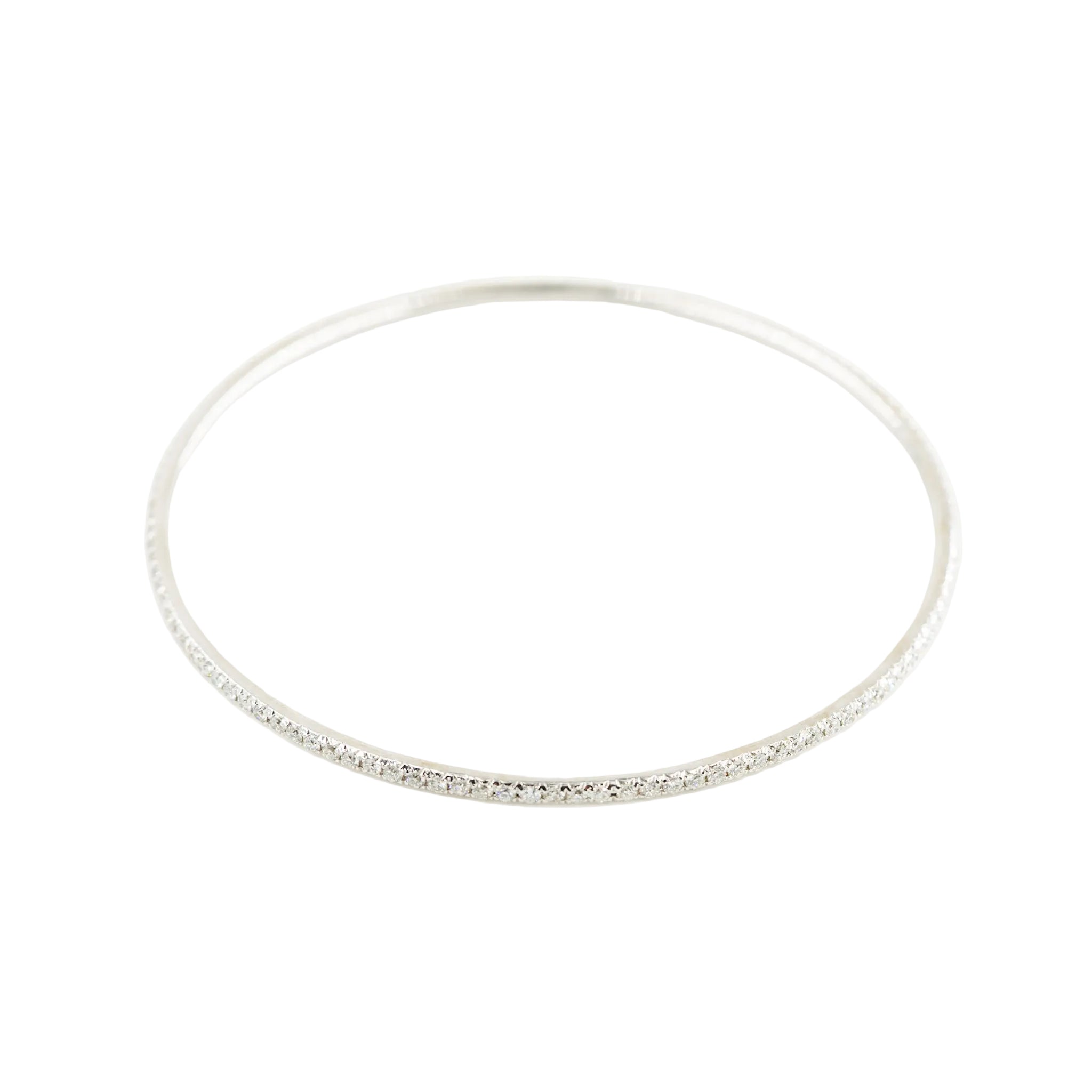 Trois bracelets Joncs en or blanc, or jaune, or rose et diamants