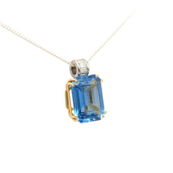 Pendentif en or jaune, topaze et diamants