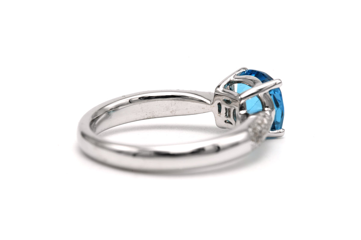 Bague Solitaire en or blanc, topaze et diamants