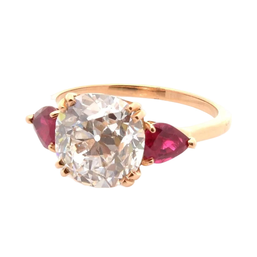 Bague Trilogie en or jaune, rubis et diamant