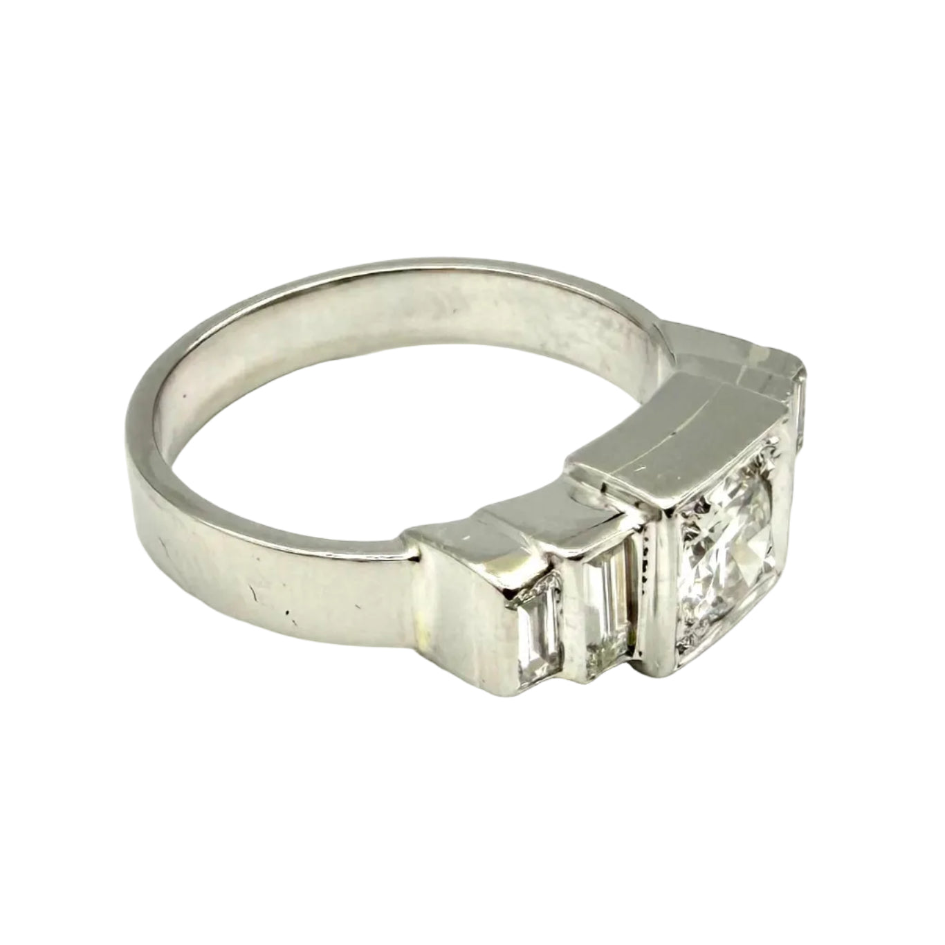 Bague en platine et diamants