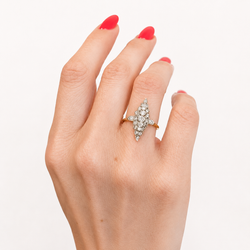 Bague Marquise en or jaune et diamants