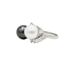 Bague Toi & Moi en or blanc, perles et diamants
