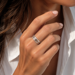 Bague Pavée BULGARI "Parentesi" en or blanc et diamants