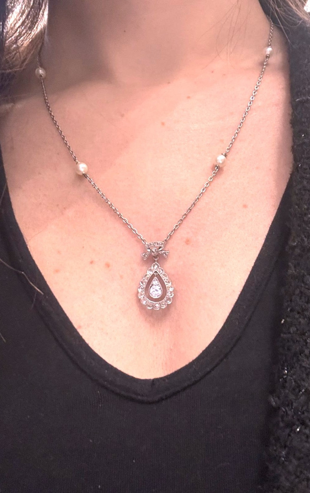 Collier Pendentif en or blanc, perles et diamants