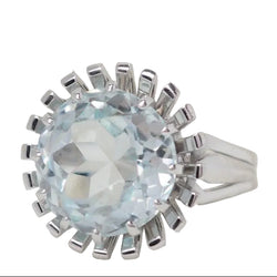 Bague Solitaire en or blanc et aigue-marine