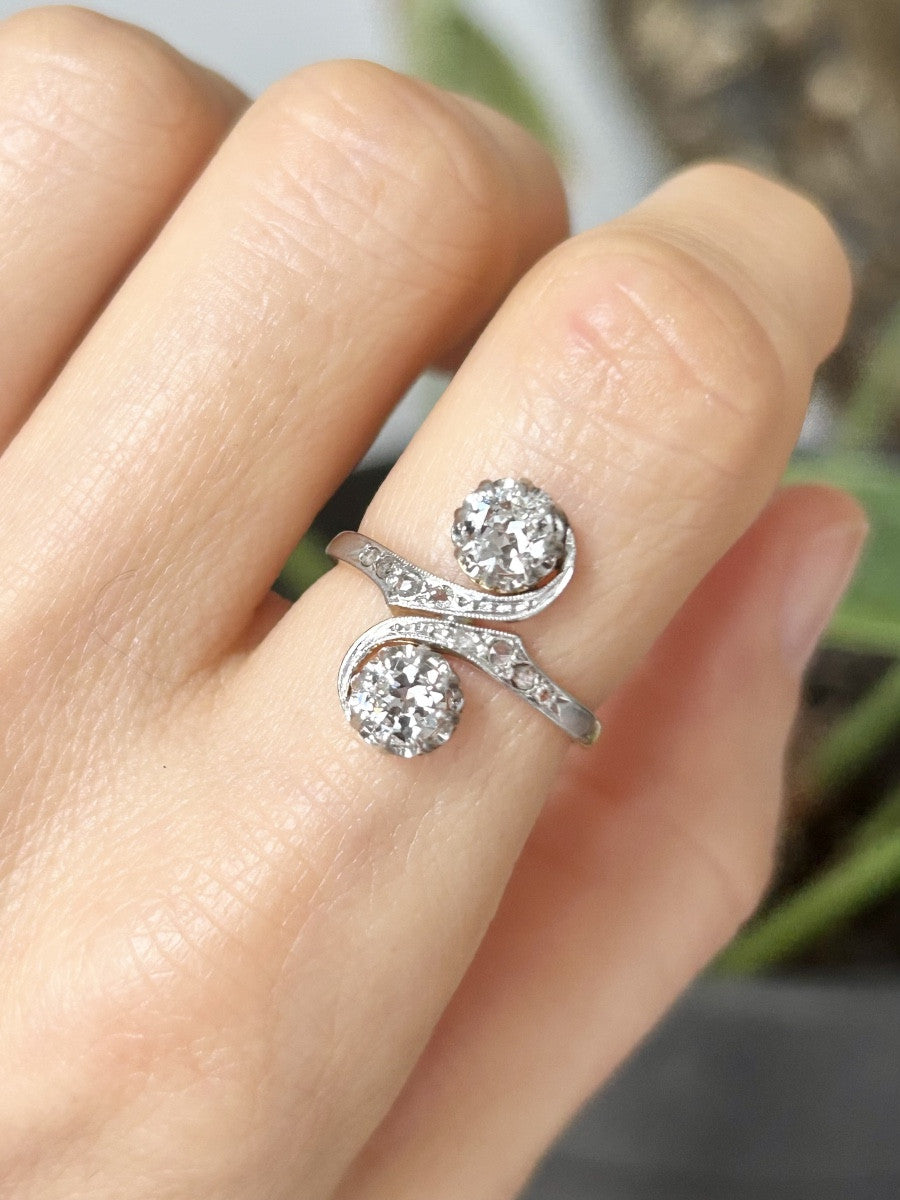 Bague Toi & Moi en or jaune, platine et diamants