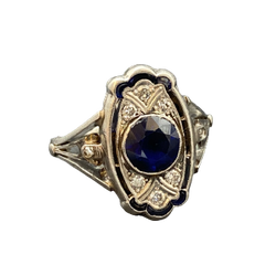 Bague en platine, saphir et diamants